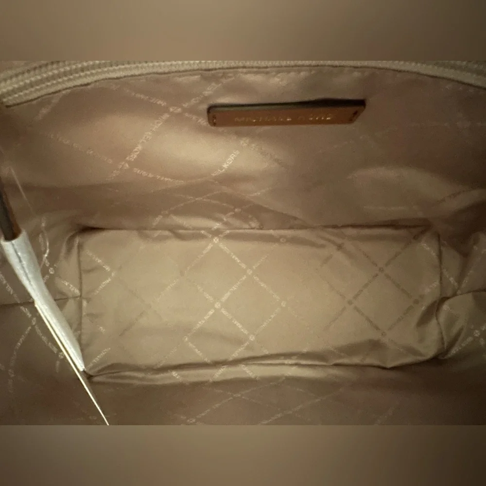 Michael Kors Luggage Jet Set Travel Med Double Pocket Non-Leather Vegan Tote NWT - Picture 14 of 15